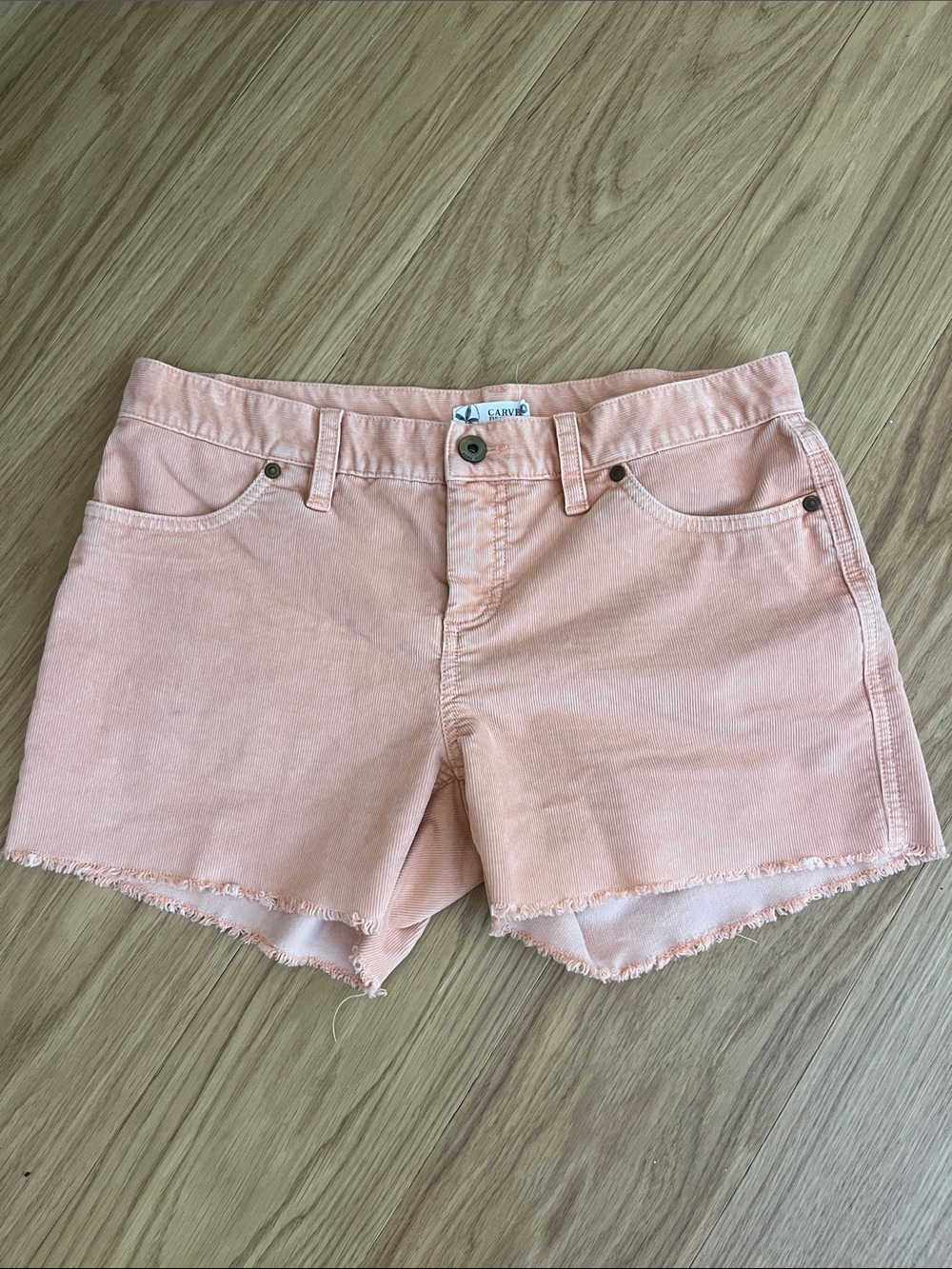 Carve Designs Women’s Oahu 4’ Short-Fawn size 4